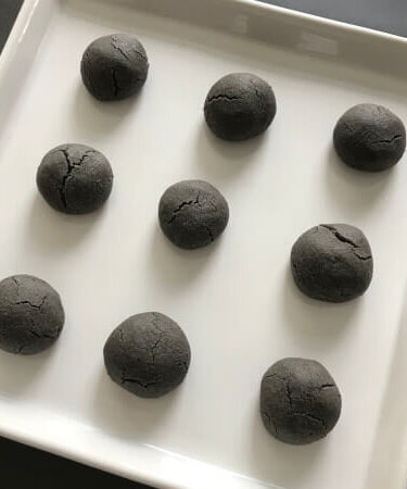 black sesame cookie balls